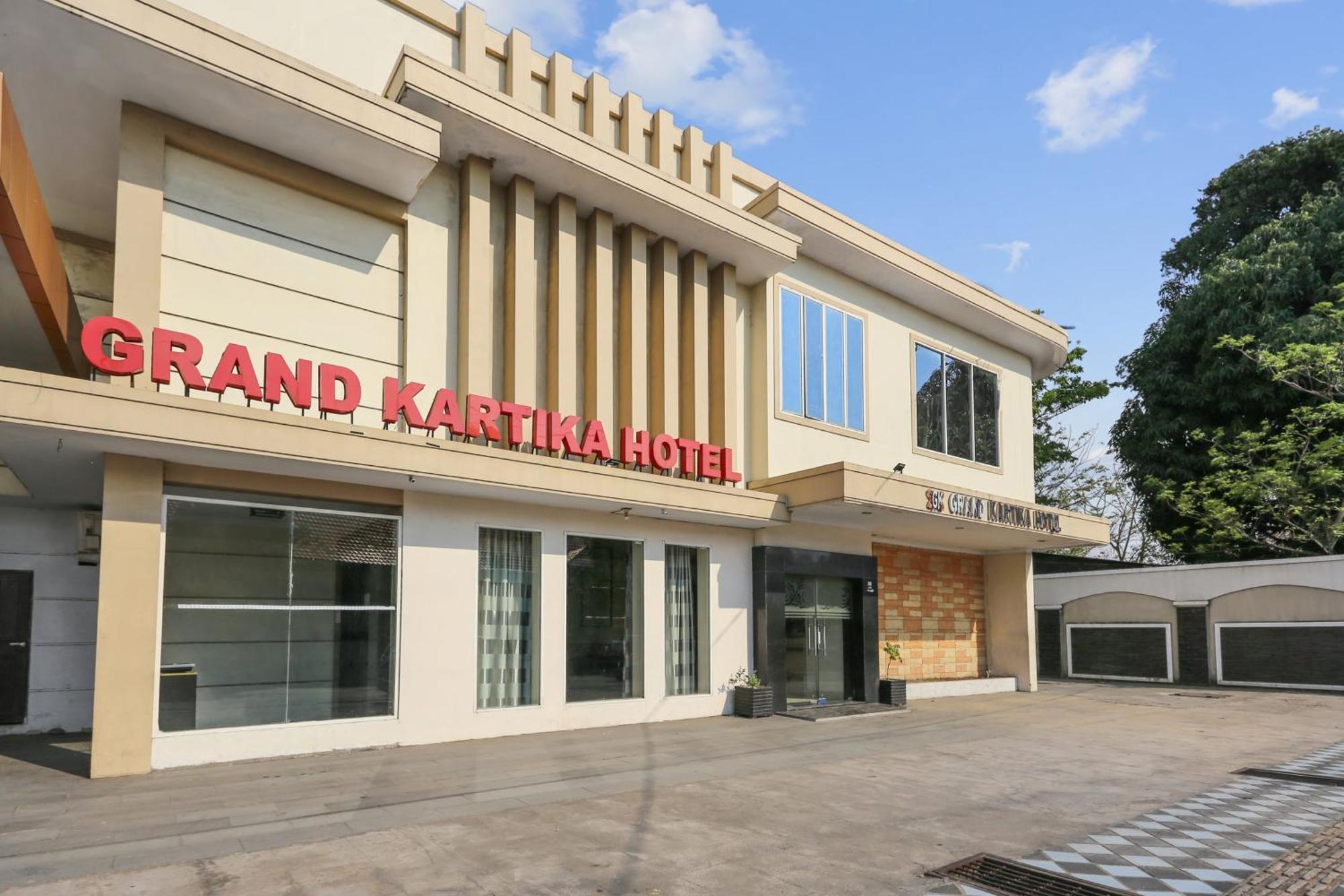 Collection O 93163 Hotel Grand Kartika Pare-Pare Exterior photo